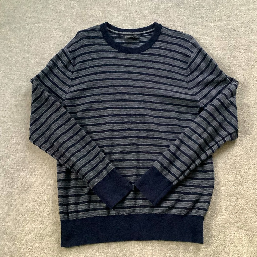 Banana Republic Men's Blue and Gray Striped Crewneck Sweater Sz. L